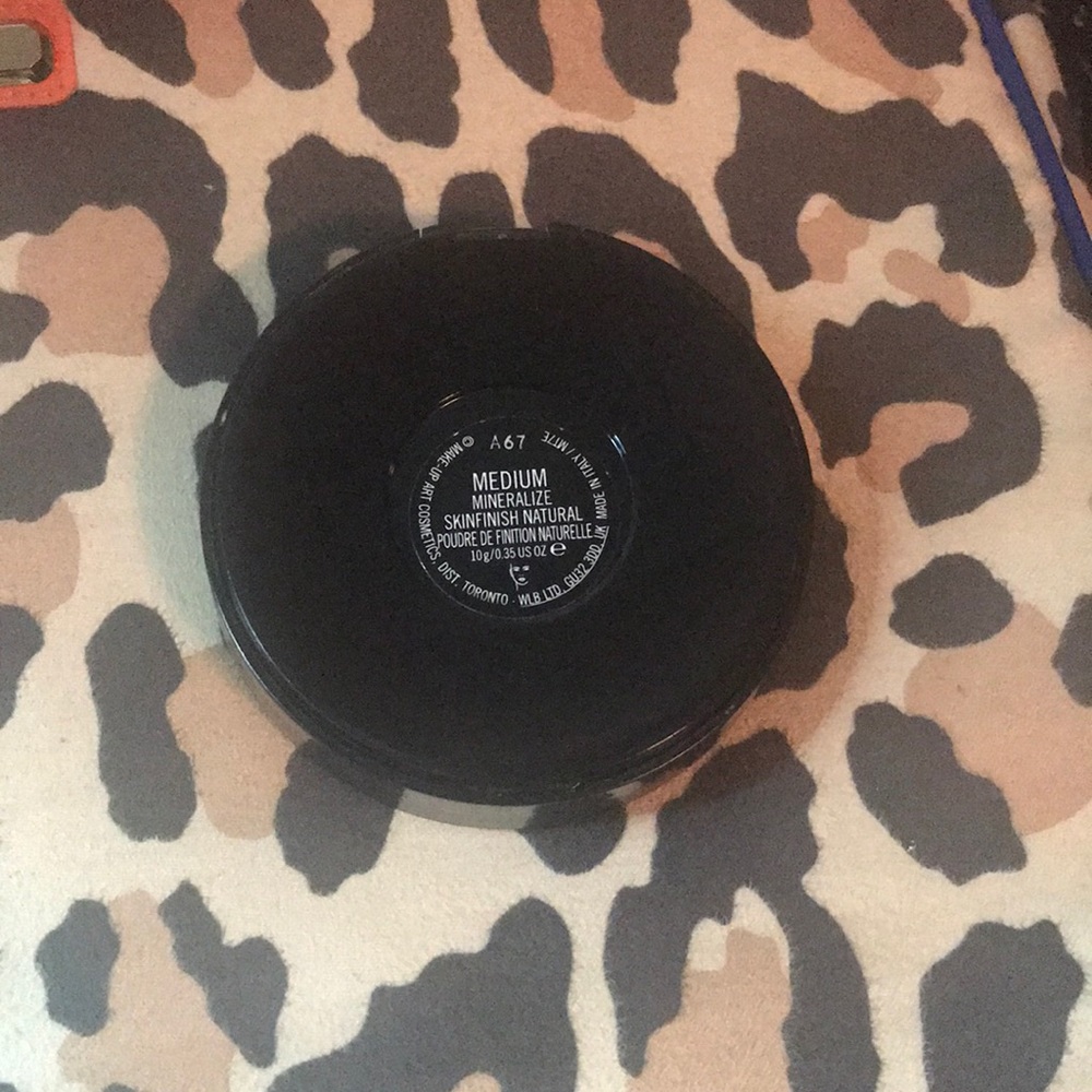 Mac mineralized skinfinish natural